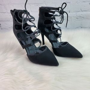 Charlotte High Shoes With Straps